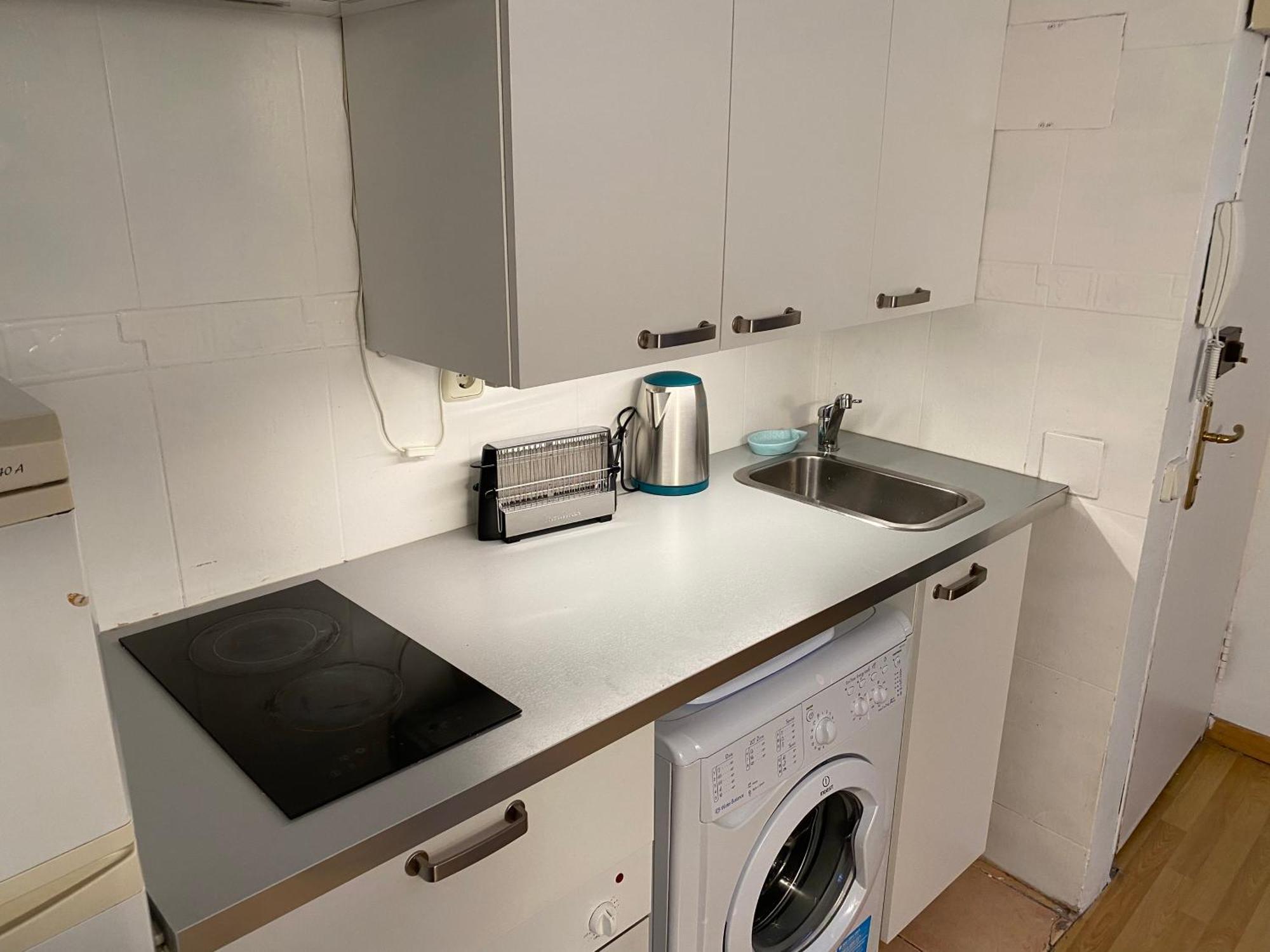 San Bernabe, Apartamento Para 2 En Las Vistillas Junto A Metro Puerta De Toledo Madri Exterior foto